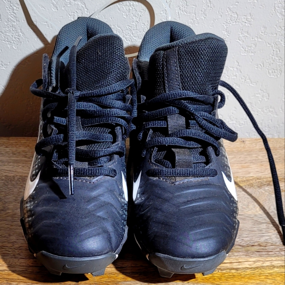 Nike Alpha black 2.5 youth cleats